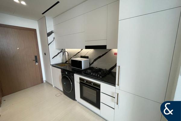 Prime Location | Vacant | Luxury Living